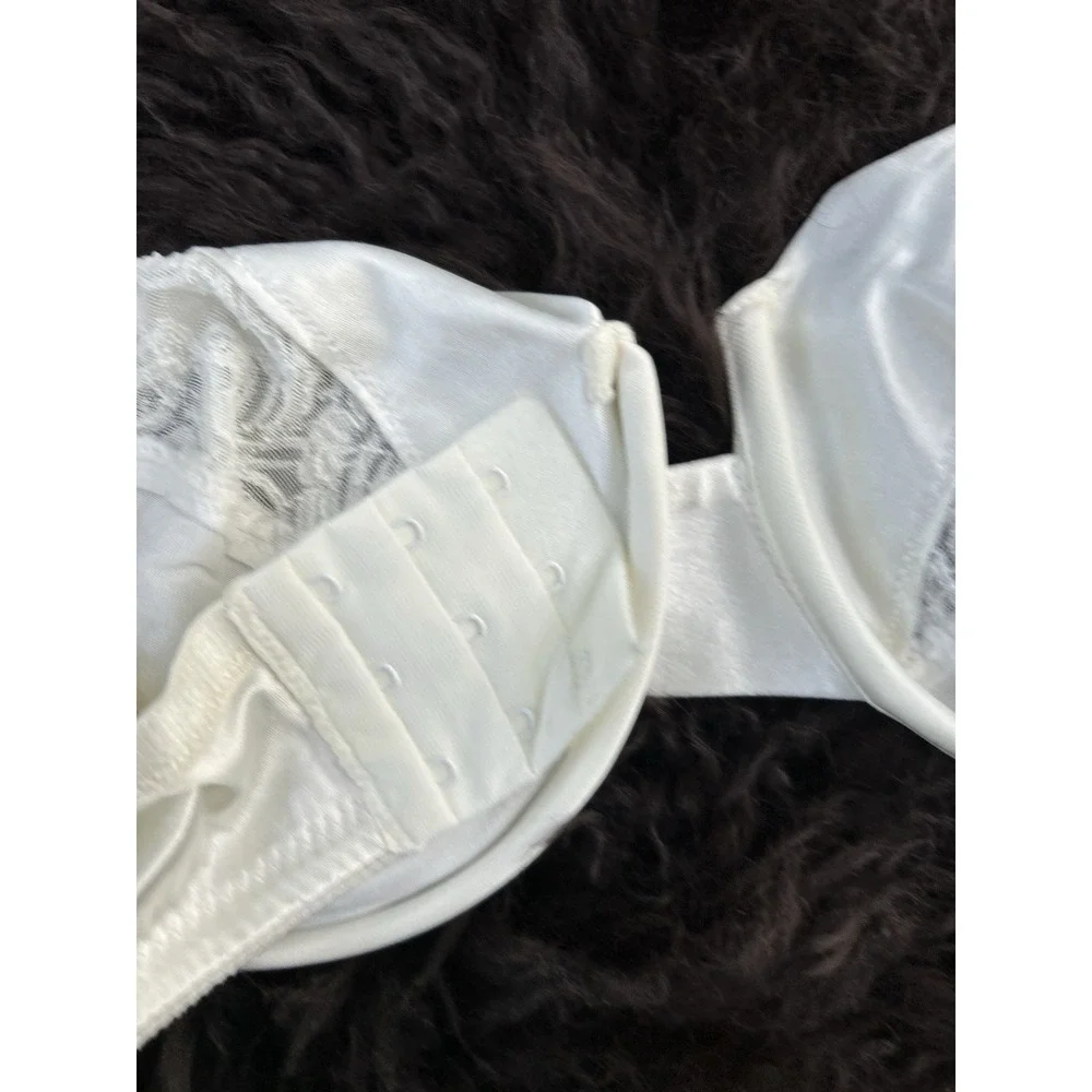 Vintage Victoria Secret White Satin Bra & Panty‎ Set Lace Trim Bridal Underwear